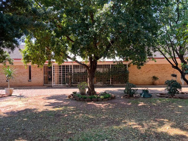 6 Bedroom Property for Sale in Koster North West